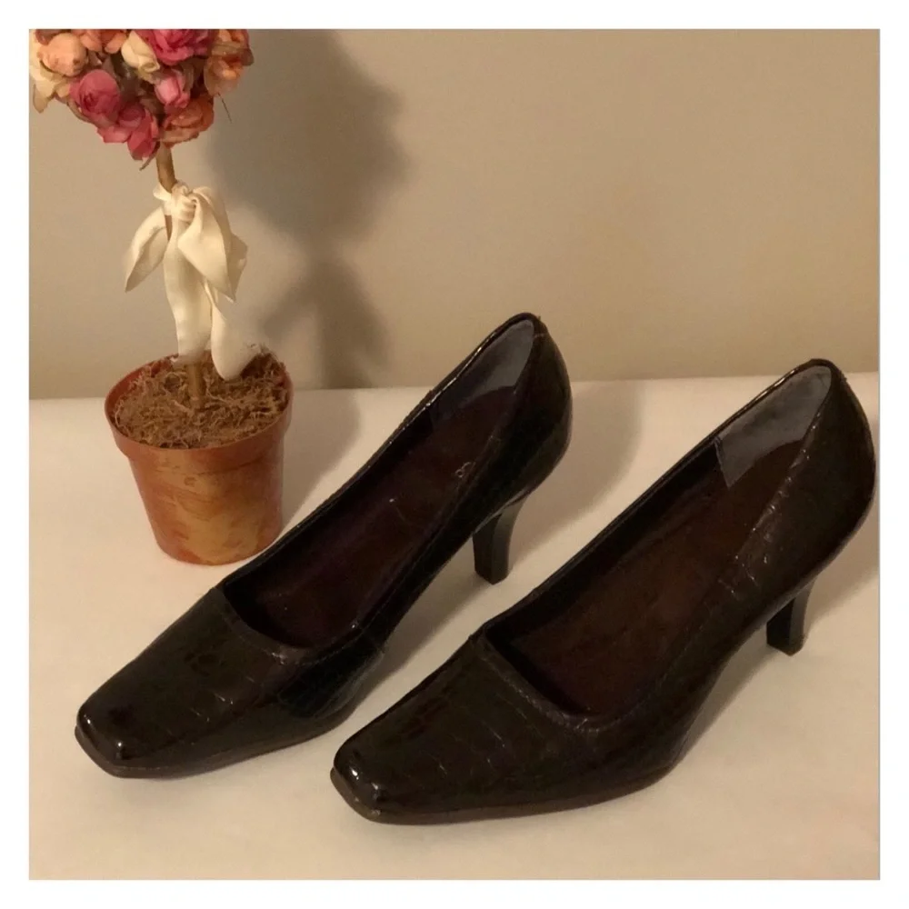 Bass & Co. Dawn burgundy brown heels - Picture 2 of 8